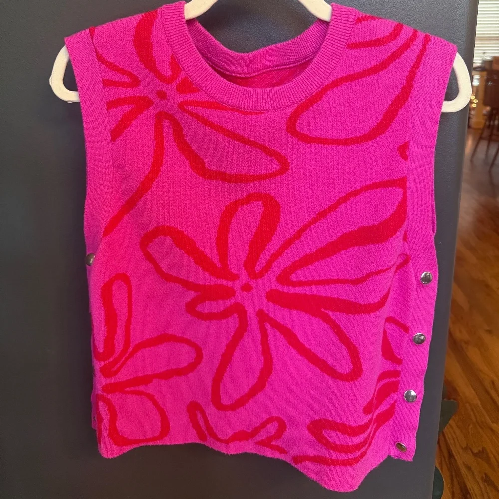 Graphic Round Neck Sleeveless Sweater - Picture 1 of 2